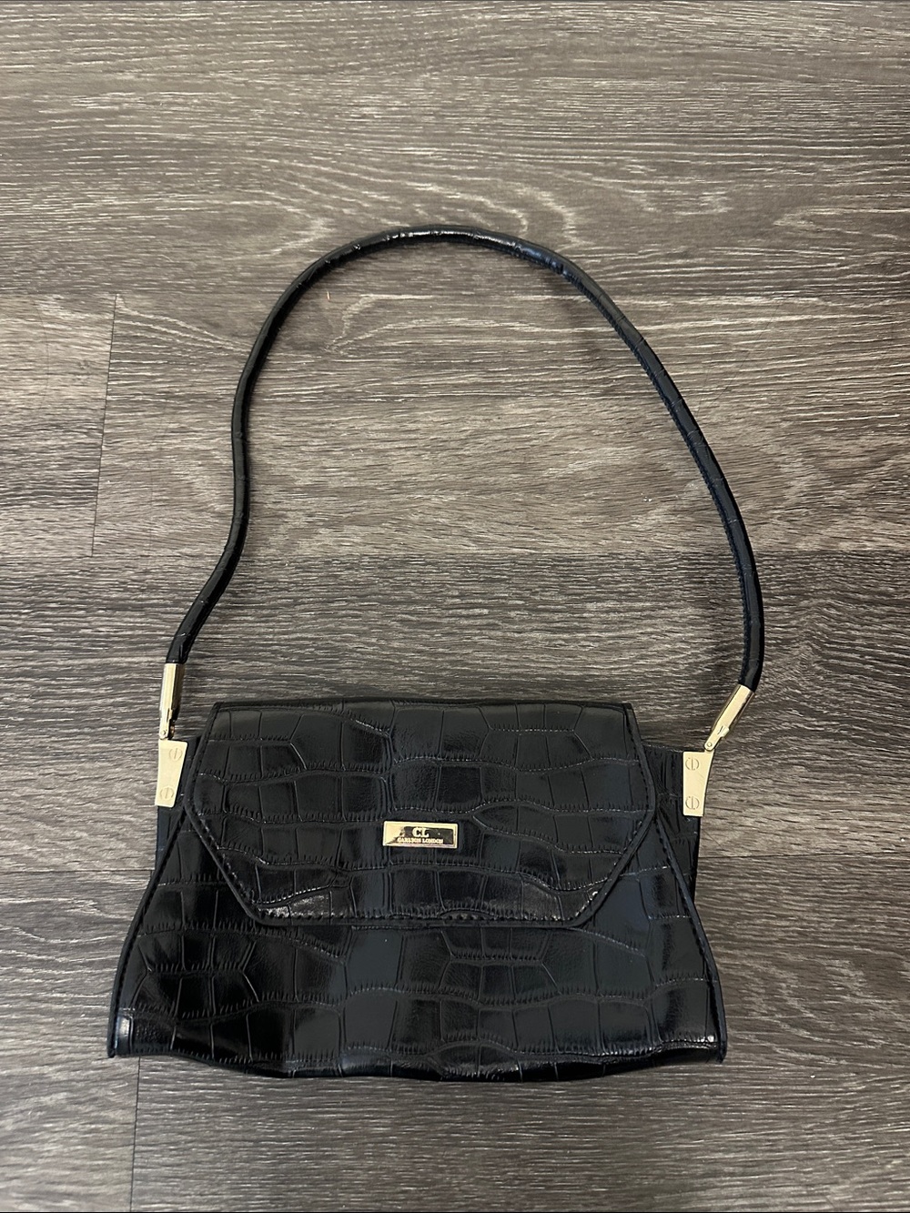 Vintage Carlton London Croc-Embossed Shoulder Bag with Gold Accent